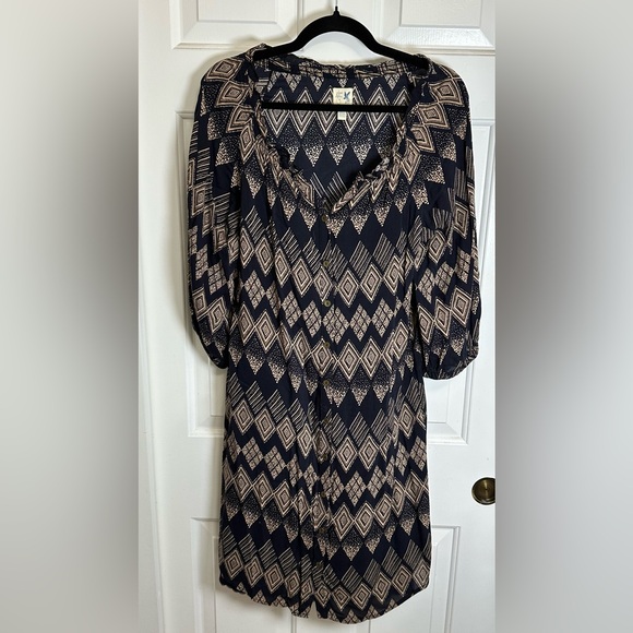 Geometric Long Sleeve Scoop Neck Dress - Picture 1 of 7